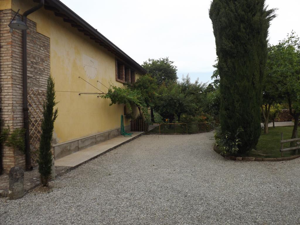 Ai Tre Confini Bed & Breakfast 3*
